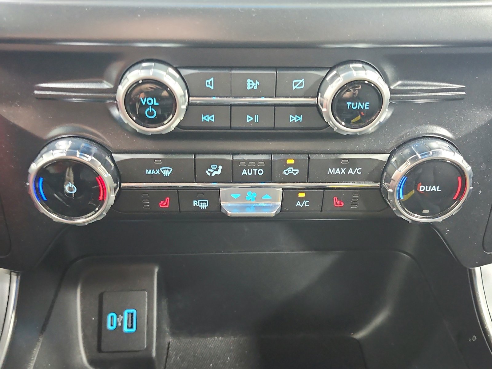 Used 2024 Ford F150 XLT w/ Equipment Group 302A MID AWD/4WD image 17