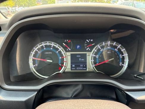 Used 2017 Toyota 4Runner SR5 AWD/4WD image 29