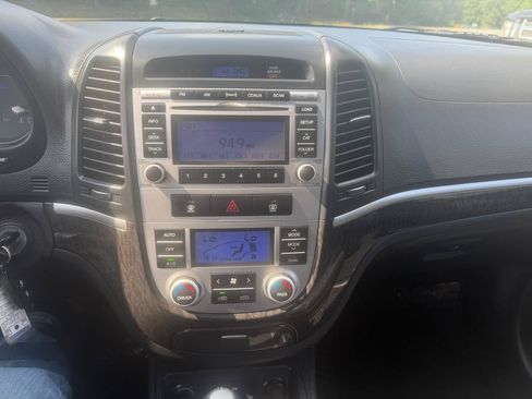 Used 2009 Hyundai Santa Fe Limited FWD image 14