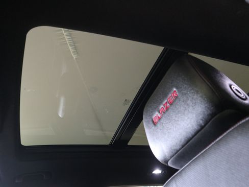 Used 2021 Chevrolet Blazer RS w/ Enhanced Convenience Package image 36