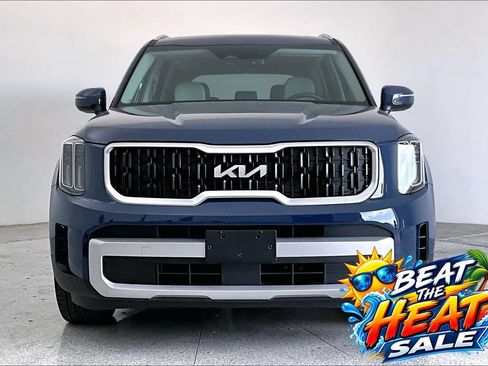 Used 2025 Kia Telluride EX X-Line AWD/4WD image 3