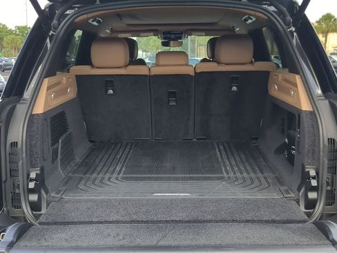 Certified 2025 Land Rover Range Rover SE AWD/4WD image 35