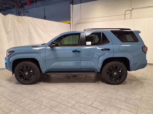 New 2025 Toyota 4Runner 4WD image 6