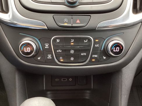 Used 2023 Chevrolet Equinox LT image 23