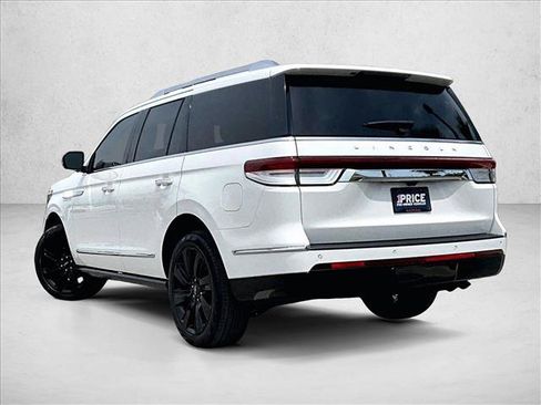 Used 2022 Lincoln Navigator Reserve RWD image 12