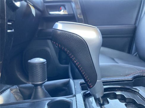 Used 2024 Toyota 4Runner TRD Off-Road Premium image 18