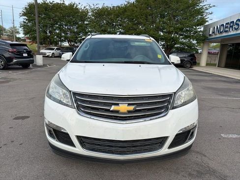 Used 2017 Chevrolet Traverse LT w/ Traveler's Package image 9