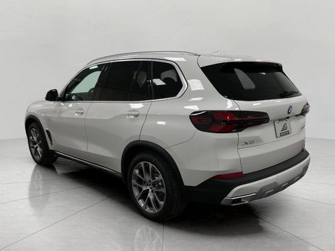 New 2026 BMW X5 xDrive50e image 9