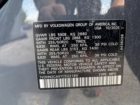 Used 2026 Volkswagen Atlas SE AWD/4WD image 32