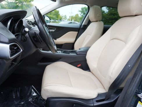 Used 2017 Jaguar F-PACE Premium AWD/4WD image 9