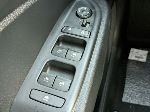 New 2025 Hyundai Venue SEL image 27