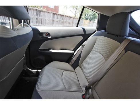 Used 2016 Toyota Prius Two FWD image 12
