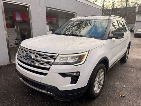 Used 2018 Ford Explorer XLT w/ Equipment Group 202A image 1