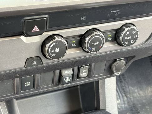Used 2019 Toyota Tacoma SR5 RWD image 29