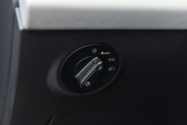 Certified 2023 Volkswagen Taos SE AWD/4WD image 10