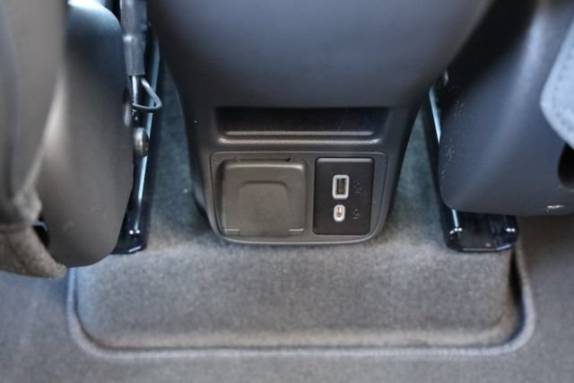 Used 2023 Buick Encore GX Essence w/ Experience Buick Package FWD image 28