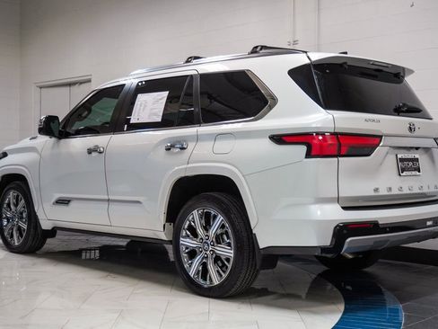 Used 2025 Toyota Sequoia Capstone AWD/4WD image 33