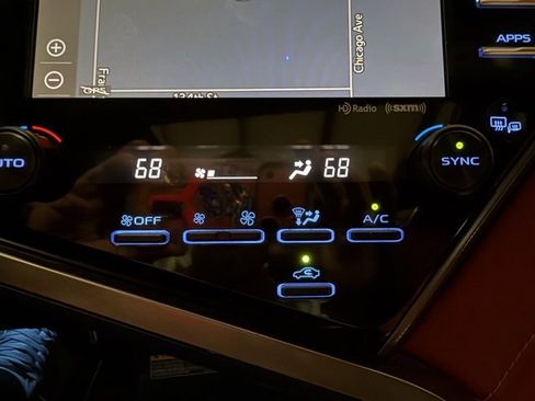 Used 2019 Toyota Camry XSE image 20