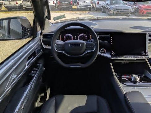 New 2026 Jeep Grand Wagoneer Limited w/ Premium Group II image 18