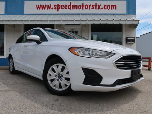 Used 2019 Ford Fusion S FWD image 2
