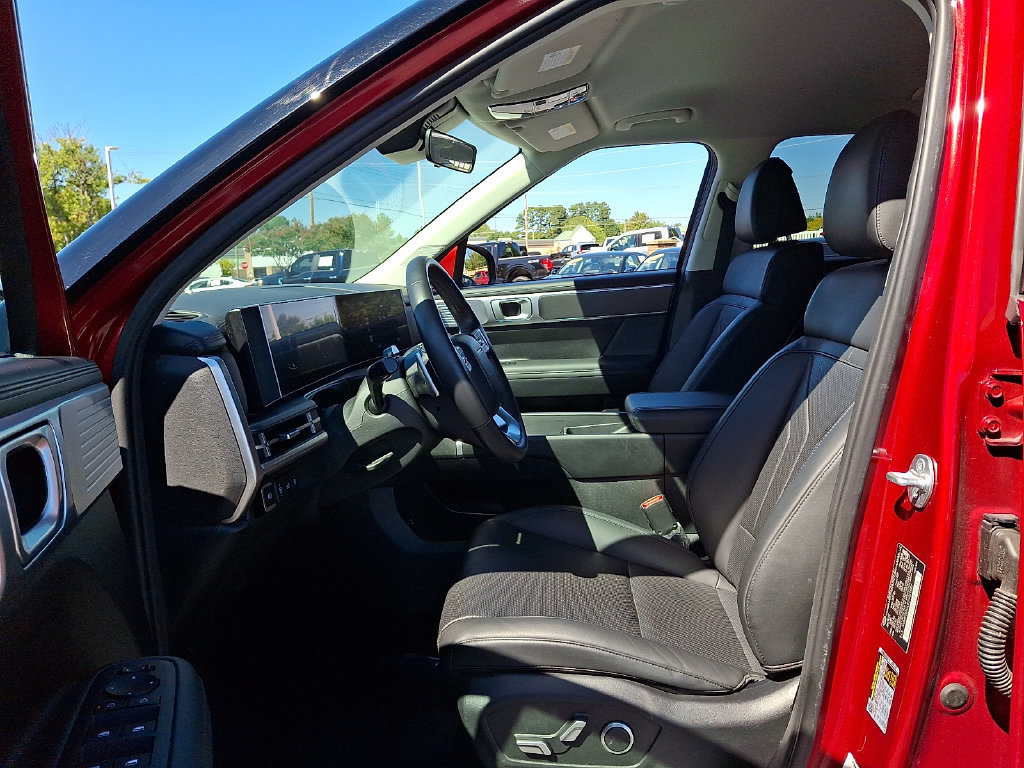 Used 2025 Hyundai Santa Fe SEL AWD/4WD image 13