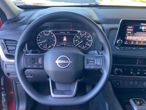Used 2025 Nissan Rogue S FWD image 24