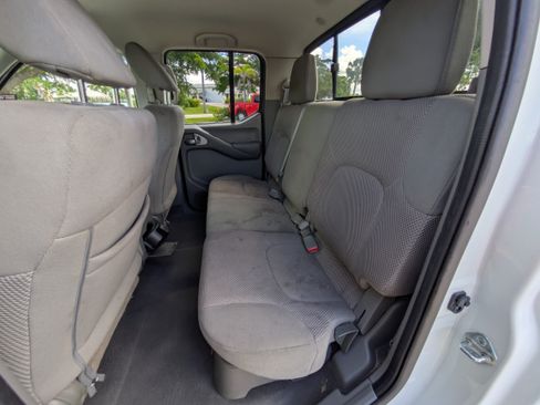 Used 2021 Nissan Frontier SV RWD image 14