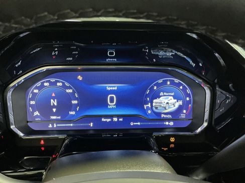 Used 2025 Chevrolet Silverado 2500 LT w/ Convenience Package image 38