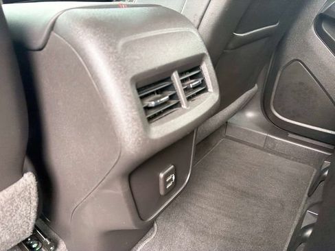 Used 2023 Chevrolet Equinox RS AWD/4WD image 17