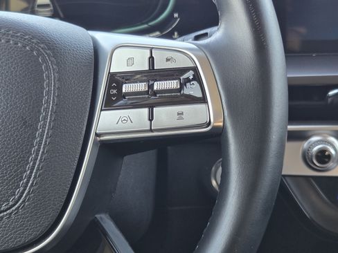 Used 2025 Kia Telluride S FWD image 26