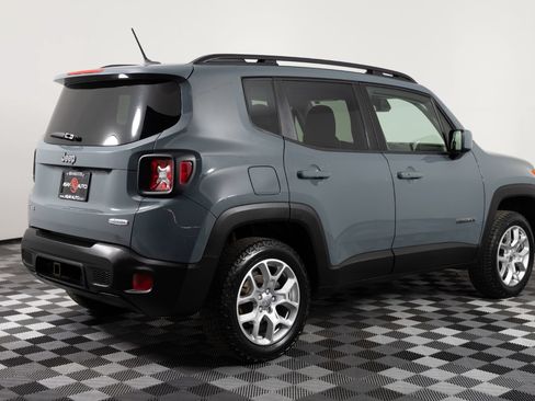 Used 2017 Jeep Renegade Latitude w/ Trailer Tow Group AWD/4WD image 7