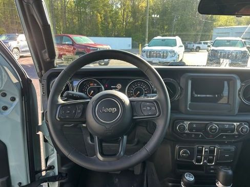 Used 2023 Jeep Wrangler Sport image 11