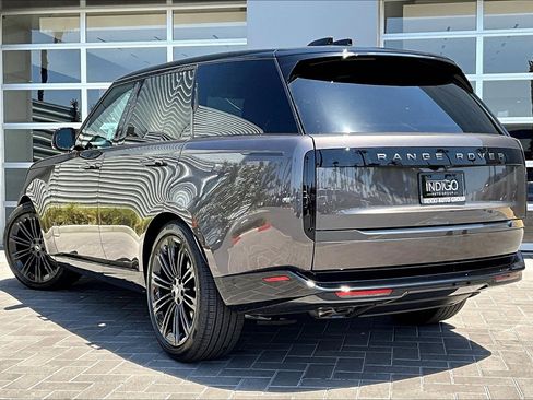 New 2025 Land Rover Range Rover SE image 3