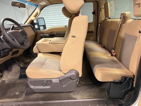 Used 2015 Ford F250 XLT AWD/4WD image 9