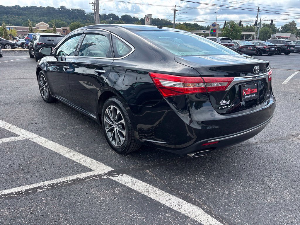 Used 2016 Toyota Avalon XLE Premium FWD image 5