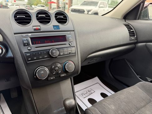 Used 2011 Nissan Altima 2.5 S w/ Special Edition Pkg FWD image 11