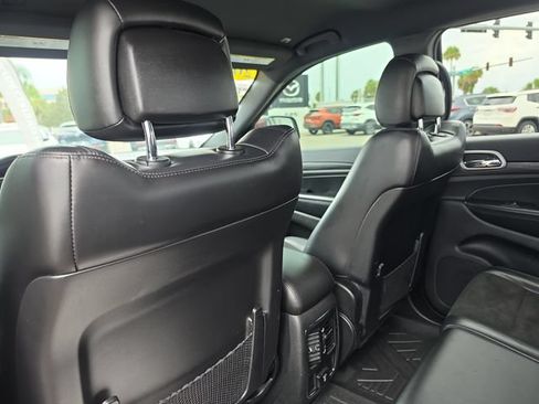 Used 2021 Jeep Grand Cherokee Laredo X AWD/4WD image 13