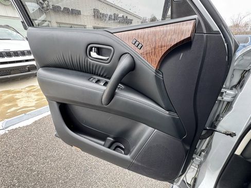 Used 2020 Nissan Armada SL w/ Premium Package image 26