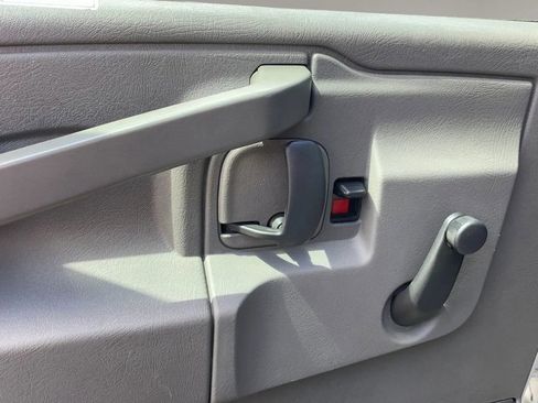 Used 2019 GMC Savana 3500 RWD image 22