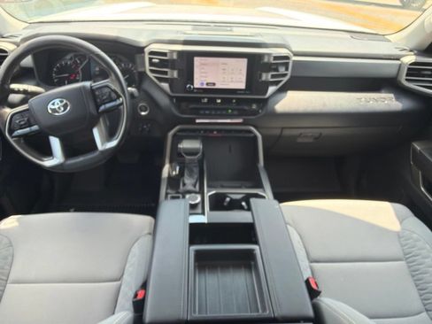 Used 2022 Toyota Tundra SR5 AWD/4WD image 18
