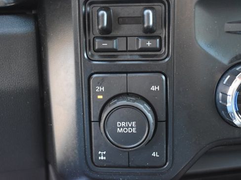 Used 2024 Ford F250 Lariat w/ Chrome Package image 28