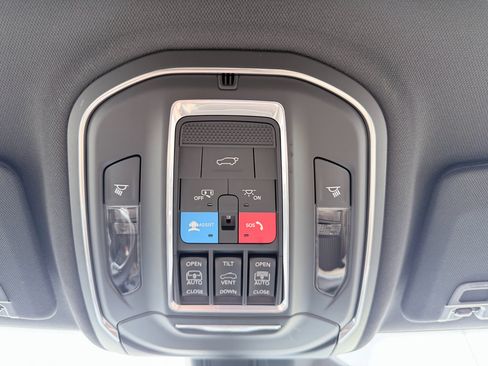New 2026 Jeep Grand Cherokee L Limited RWD image 17