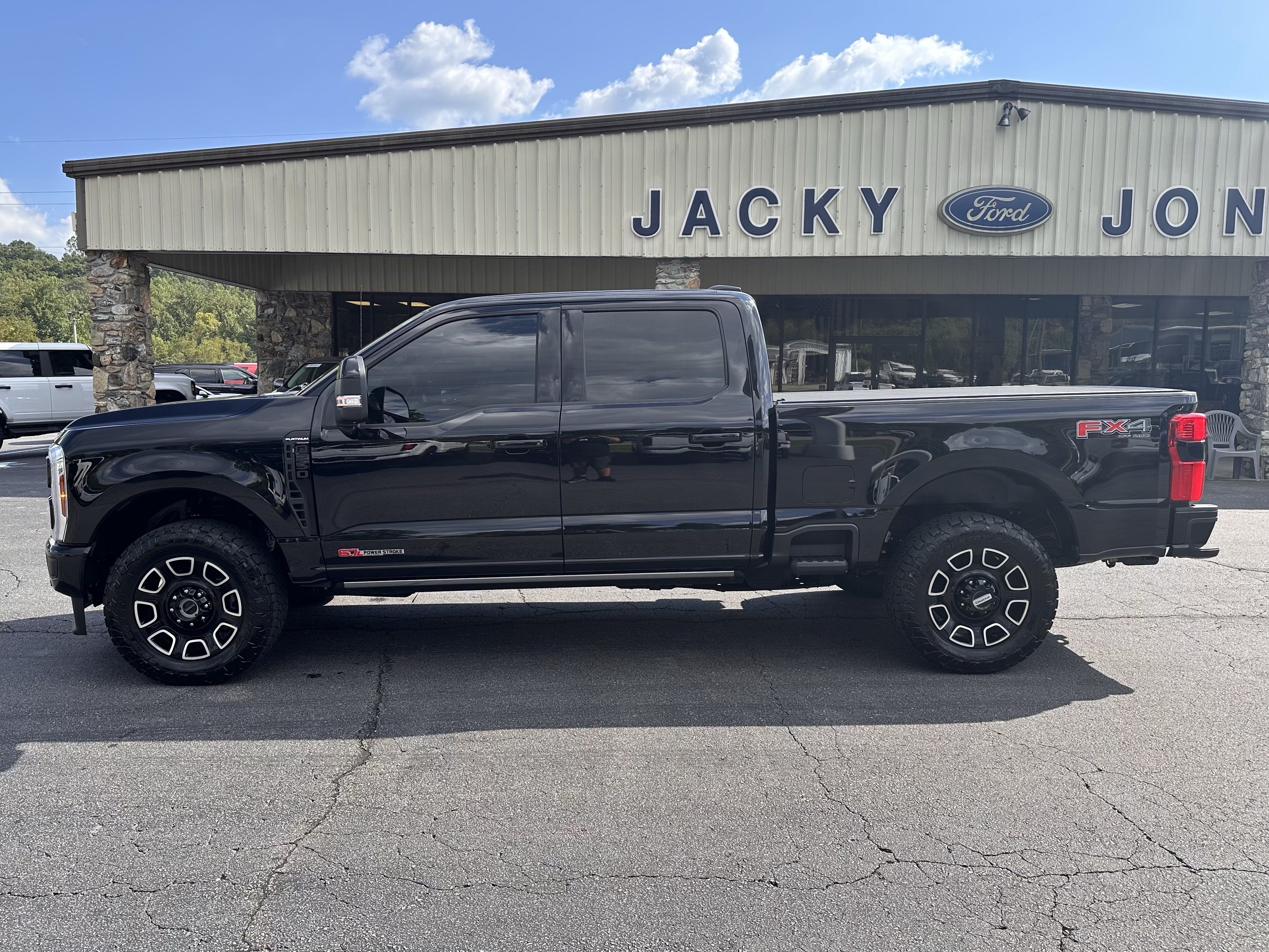 Certified 2025 Ford F250 Platinum AWD/4WD image 1