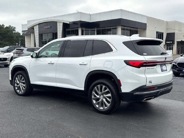 Used 2025 Buick Enclave Preferred FWD image 5