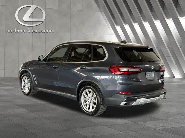 Used 2019 BMW X5 xDrive40i w/ Convenience Package AWD/4WD image 2