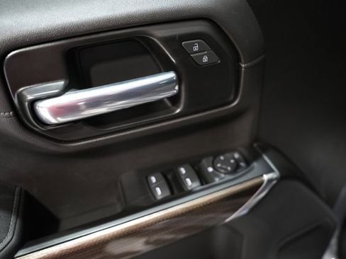 Used 2022 Chevrolet Silverado 1500 LT w/ Z71 Off-Road Package image 11