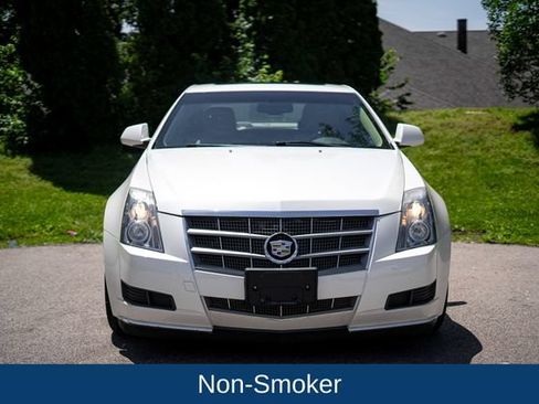 Used 2011 Cadillac CTS Luxury RWD image 2