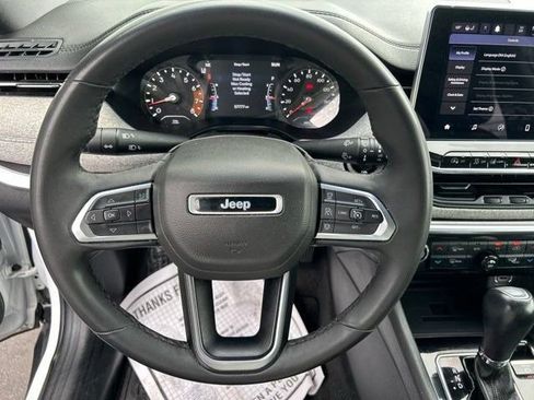Used 2023 Jeep Compass Latitude w/ Convenience Group AWD/4WD image 16