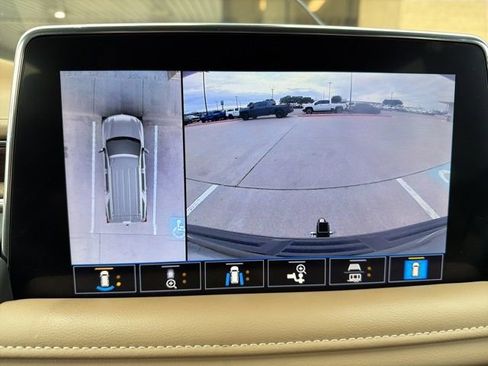 Used 2021 Chevrolet Tahoe Premier w/ Premium Package image 26