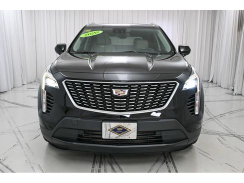 Used 2020 Cadillac XT4 Luxury w/ Cold Weather Package AWD/4WD image 3